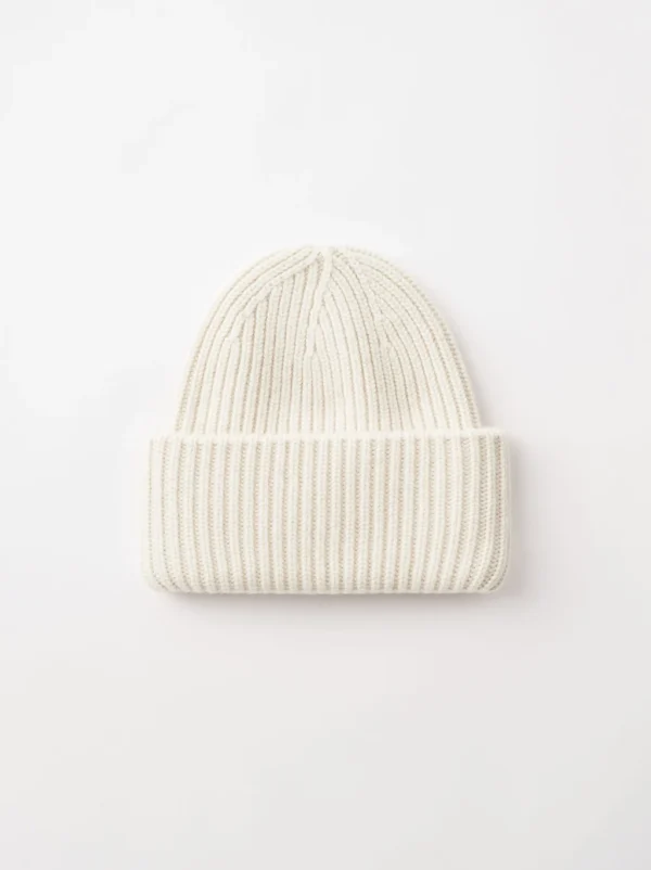 Soft Goat - Ribbed Beanie Feather White